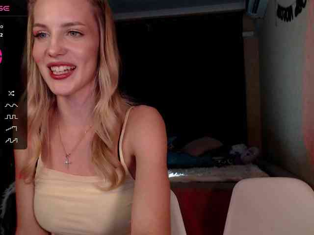 MikkiSweetie webcam
