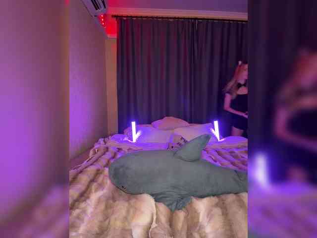 MikkiSweetie webcam