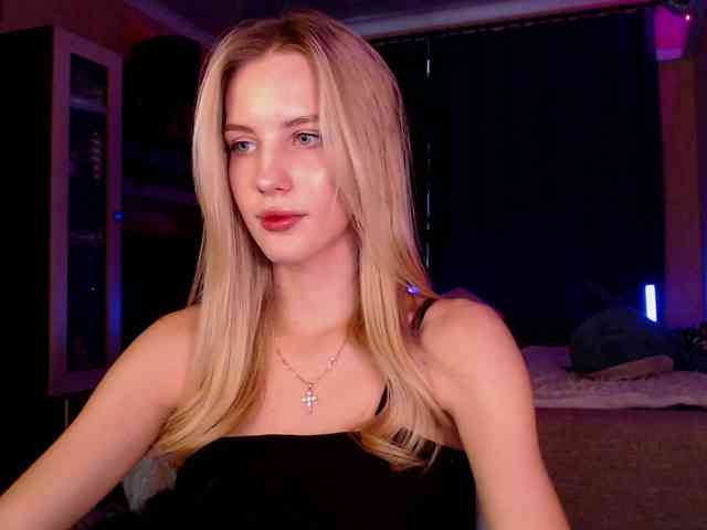 MikkiSweetie webcam