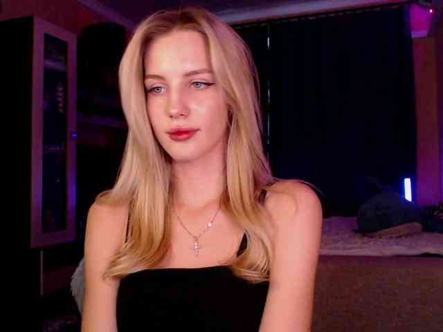 MikkiSweetie webcam