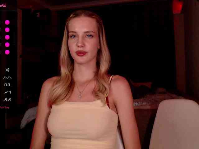 MikkiSweetie webcam