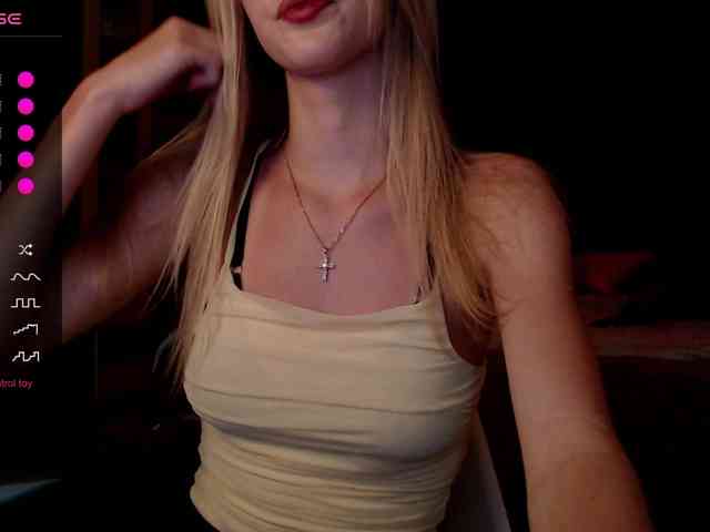 MikkiSweetie webcam