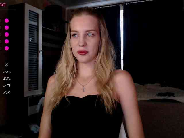 MikkiSweetie webcam