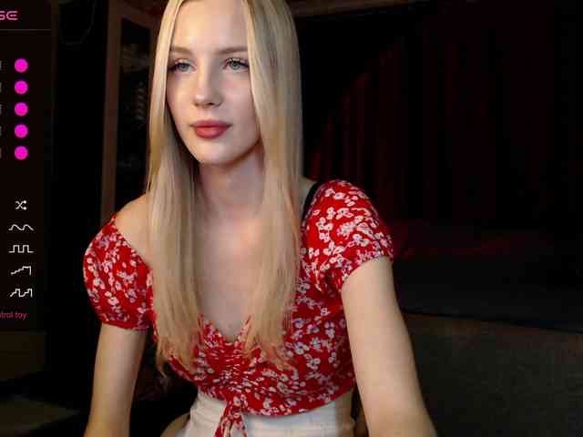 MikkiSweetie webcam
