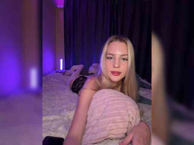 MikkiSweetie webcam