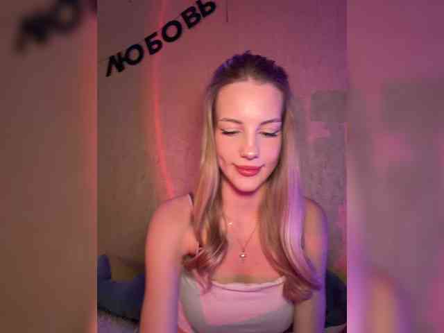 MikkiSweetie webcam