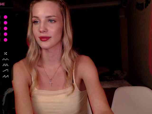 MikkiSweetie webcam