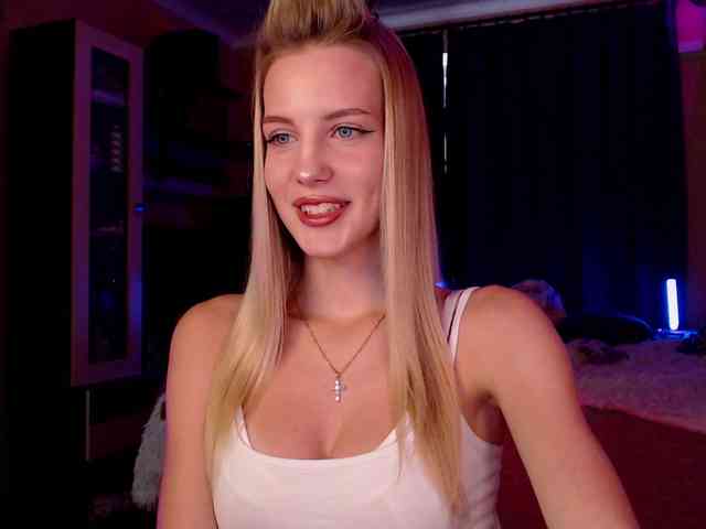 MikkiSweetie webcam