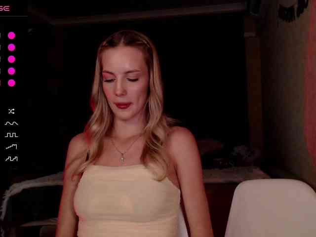 MikkiSweetie webcam