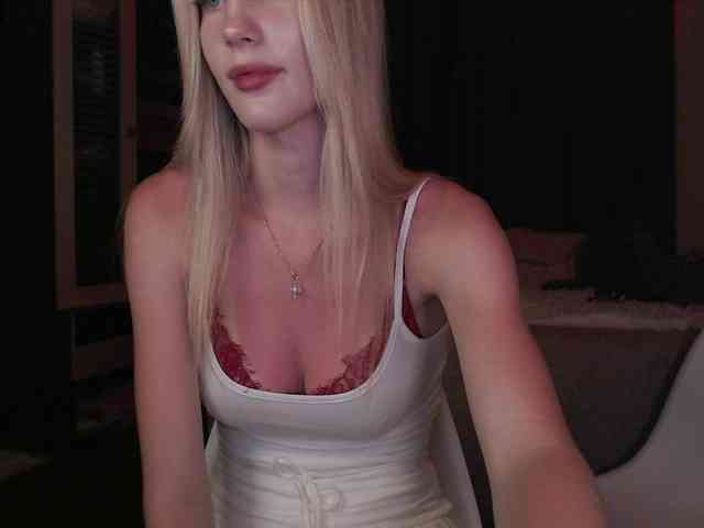 MikkiSweetie webcam