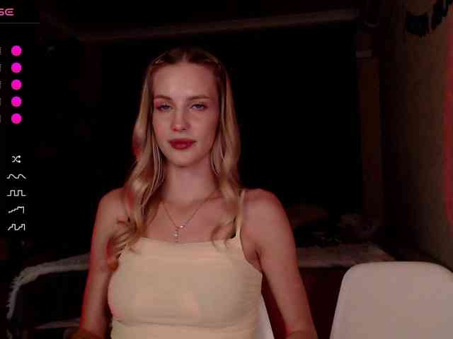 MikkiSweetie webcam