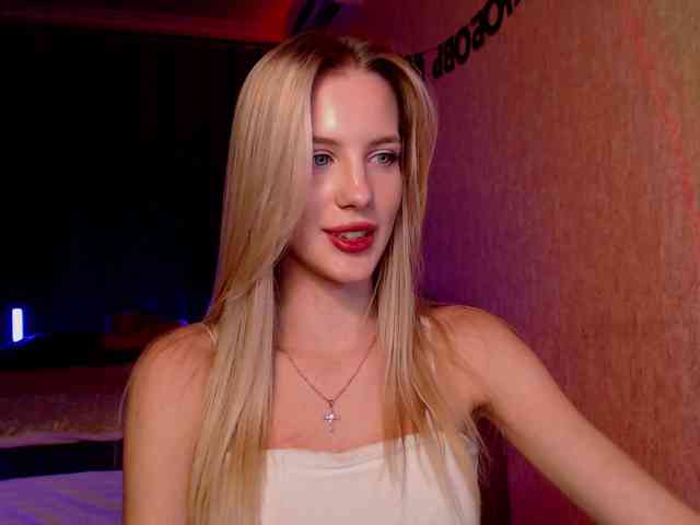 MikkiSweetie webcam