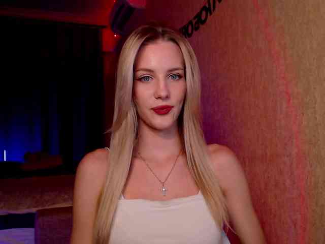MikkiSweetie webcam