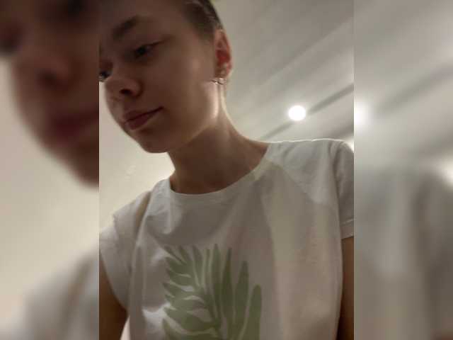 18YoungPussy18 live cam on BongaCams