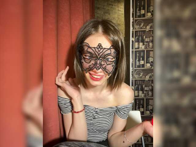 18YoungPussy18 live cam on BongaCams