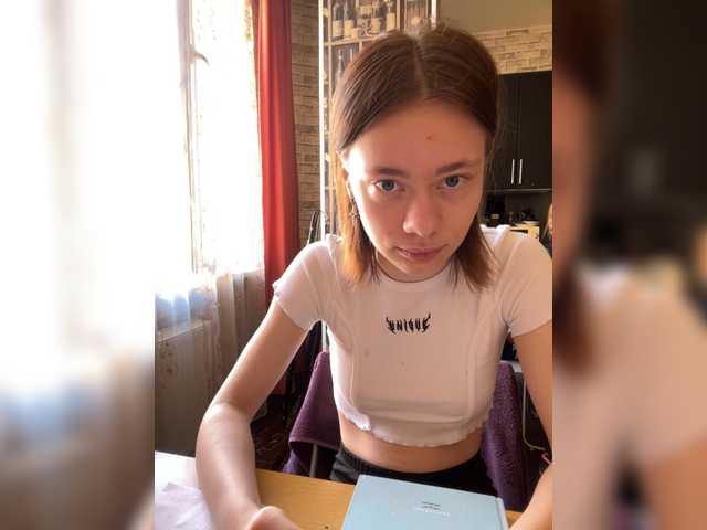 18YoungPussy18 live cam on BongaCams