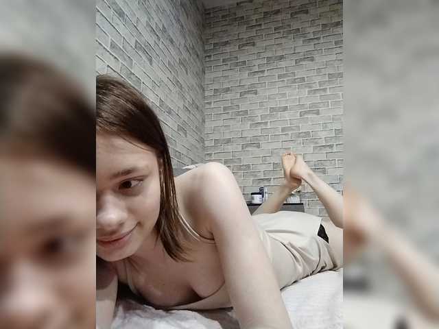 18YoungPussy18 live cam on BongaCams