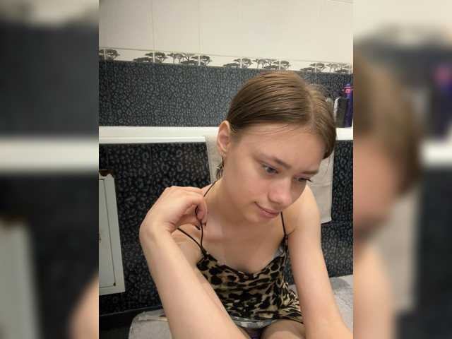 18YoungPussy18 live cam on BongaCams