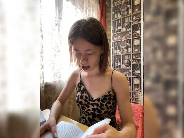 18YoungPussy18 live cam on BongaCams