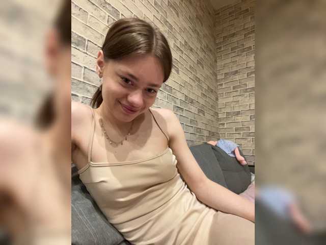 18YoungPussy18 live cam on BongaCams
