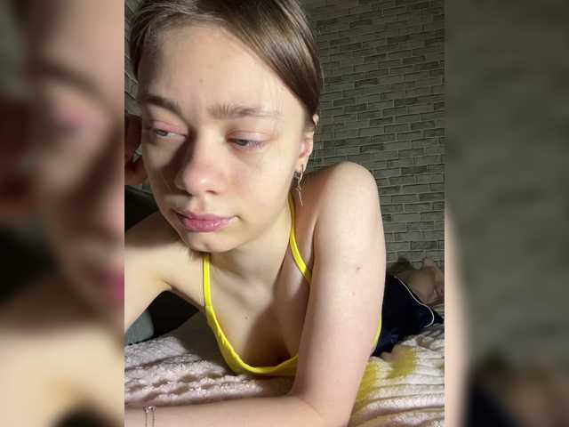 18YoungPussy18 live cam on BongaCams