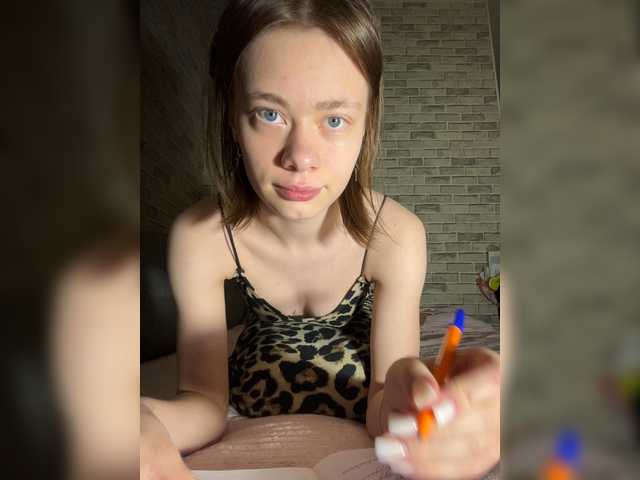 18YoungPussy18 live cam on BongaCams