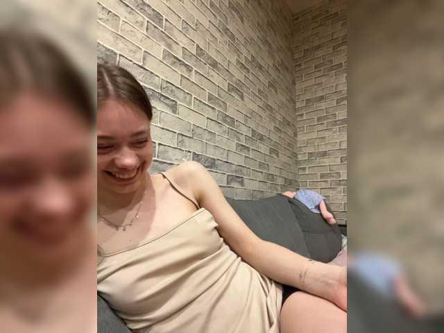18YoungPussy18 live cam on BongaCams
