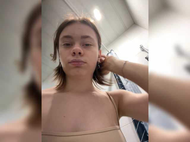 18YoungPussy18 live cam on BongaCams