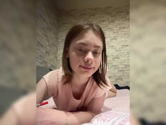 18YoungPussy18 live cam on BongaCams