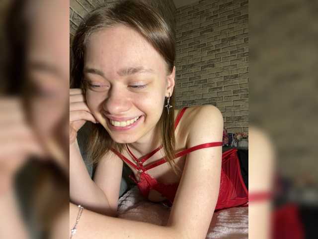 18YoungPussy18 live cam on BongaCams