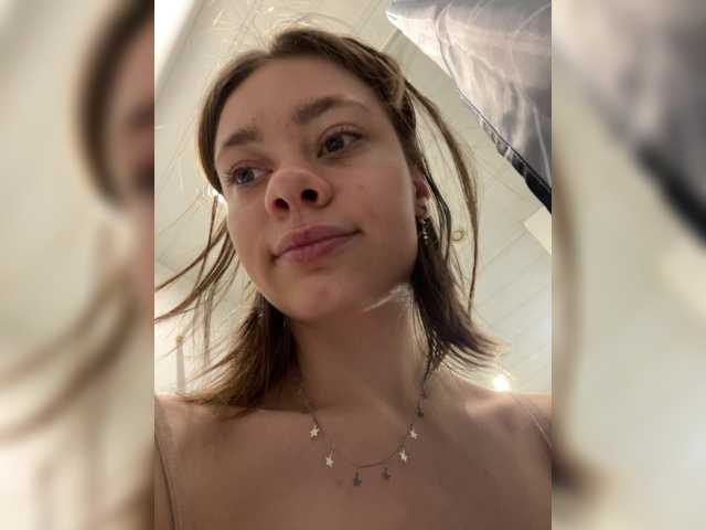 18YoungPussy18 live cam on BongaCams