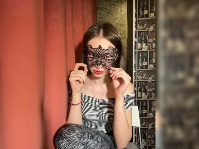 18YoungPussy18 live cam on BongaCams