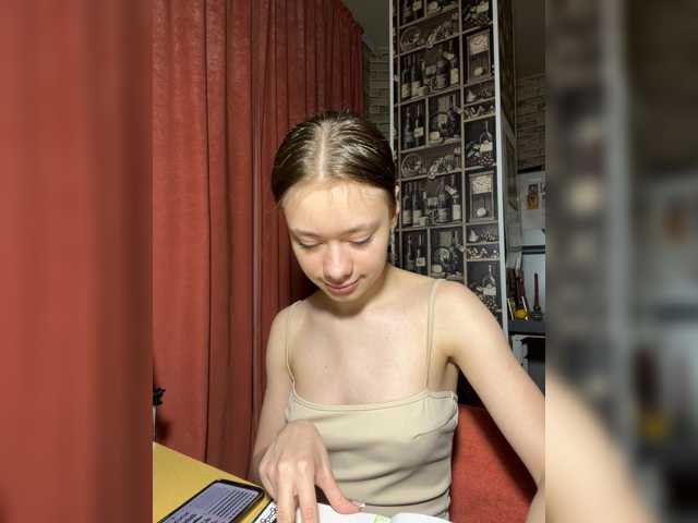 18YoungPussy18 live cam on BongaCams