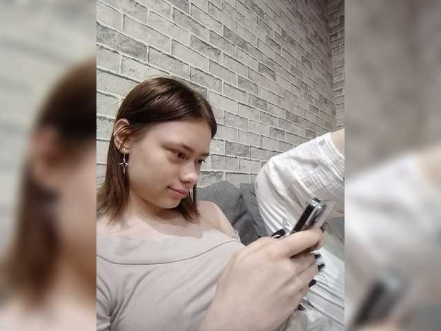18YoungPussy18 live cam on BongaCams