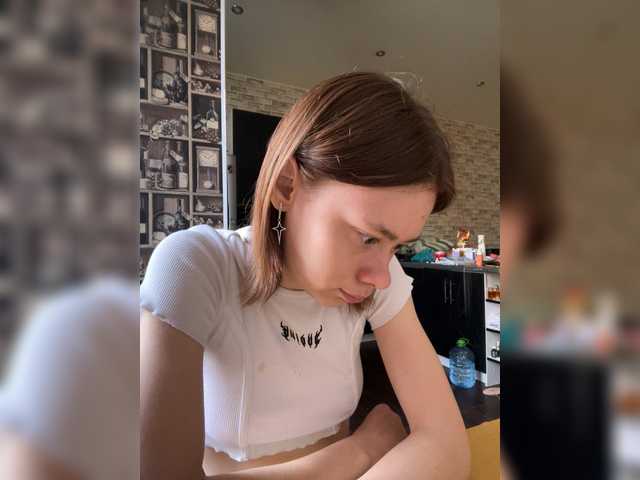 18YoungPussy18 live cam on BongaCams