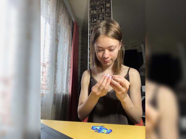 18YoungPussy18 live cam preview