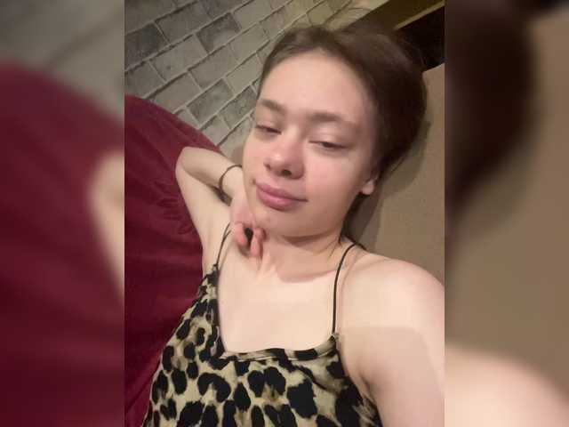 18YoungPussy18 live cam on BongaCams