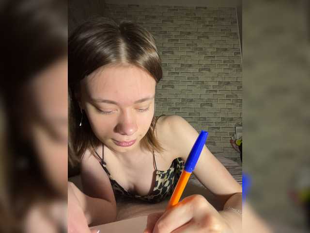 18YoungPussy18 live cam on BongaCams