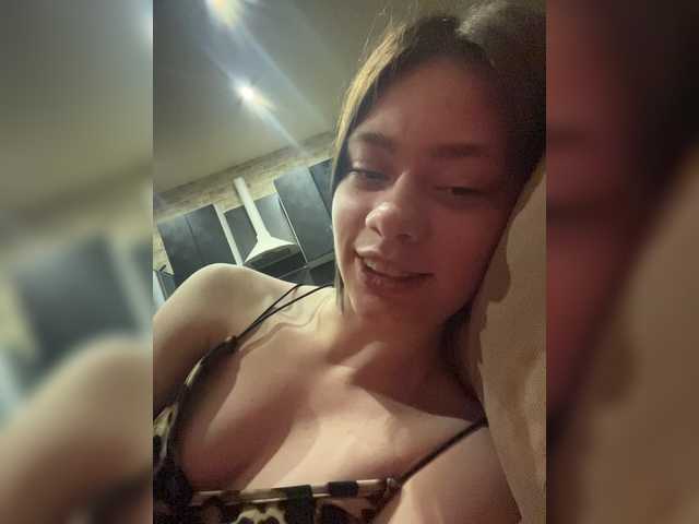 18YoungPussy18 live cam on BongaCams