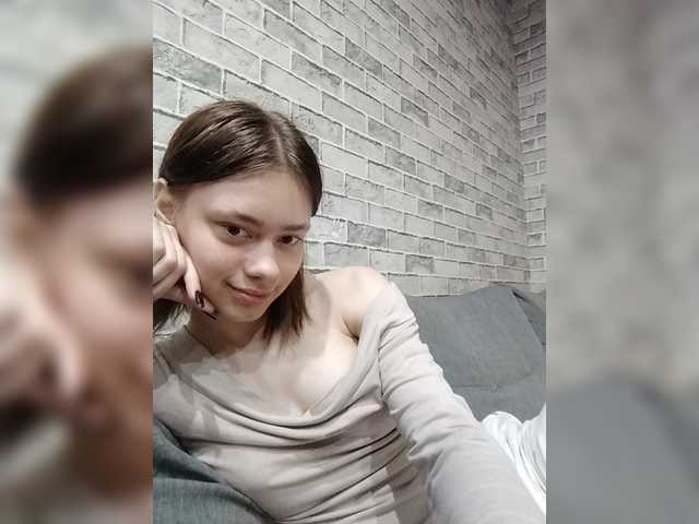 18YoungPussy18 live cam on BongaCams