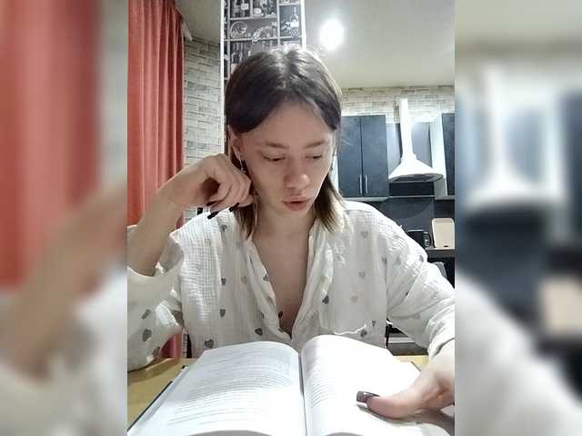 18YoungPussy18 live cam on BongaCams