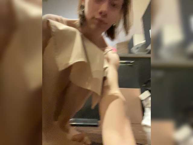 18YoungPussy18 live cam on BongaCams