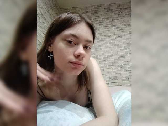 18YoungPussy18 live cam on BongaCams