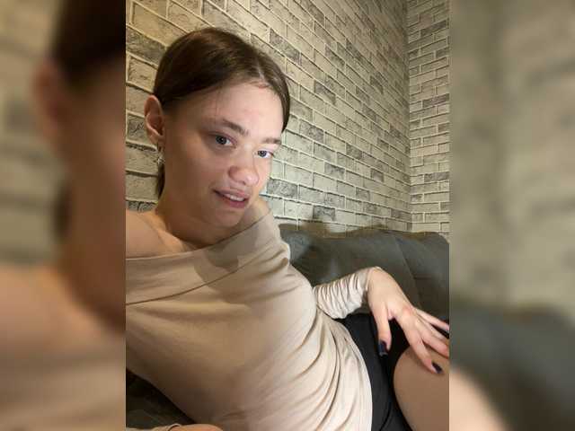 18YoungPussy18 live cam on BongaCams