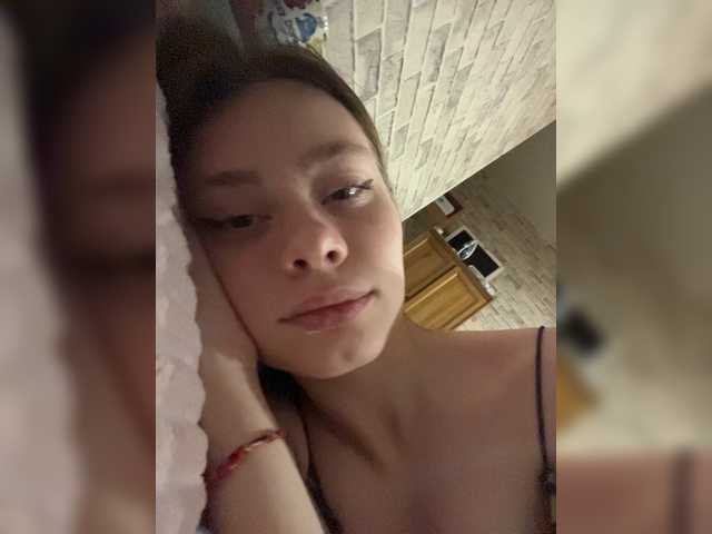 18YoungPussy18 live cam on BongaCams