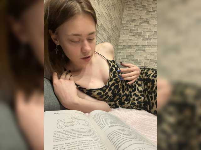 18YoungPussy18 live cam on BongaCams