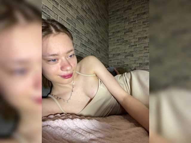18YoungPussy18 live cam on BongaCams