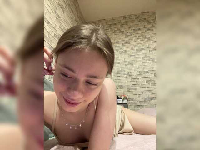 18YoungPussy18 live cam on BongaCams
