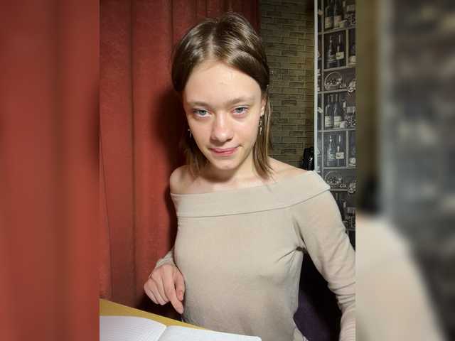 18YoungPussy18 live webcam show