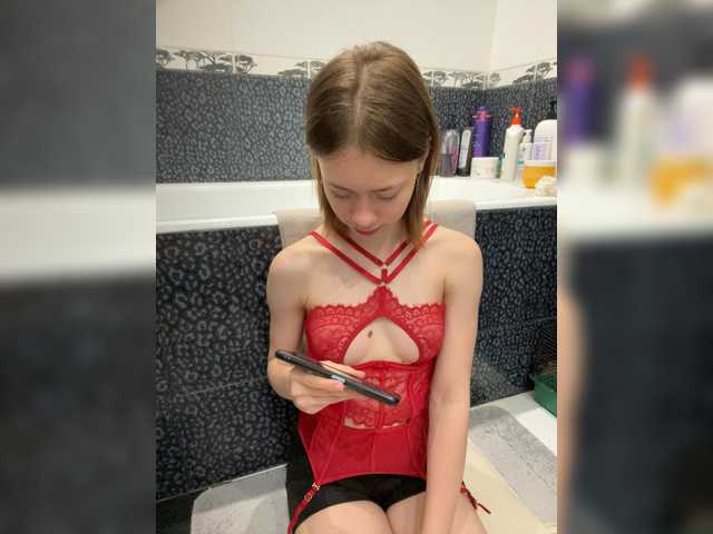 18YoungPussy18 live cam on BongaCams